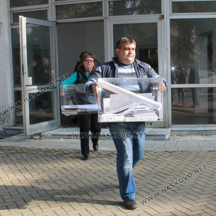 Обявиха графика за раздаване на изборните материали за балотажа в Димитровград