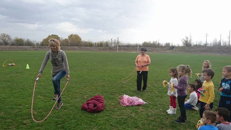 Малчугани изпратиха есента със спортен празник