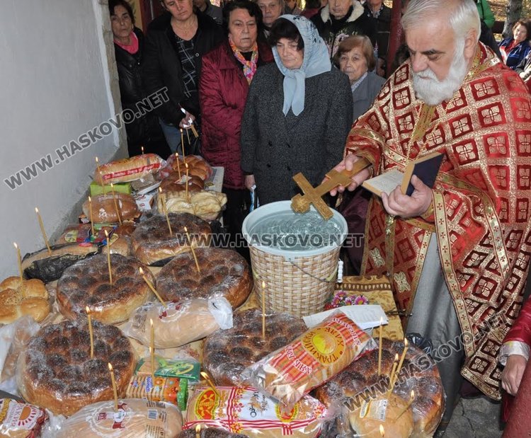 Света литургия отслужи Архиерейски наместник Георги Тодев в параклиса "Св.Мина" в местността "Дурхана" край Димитровград.