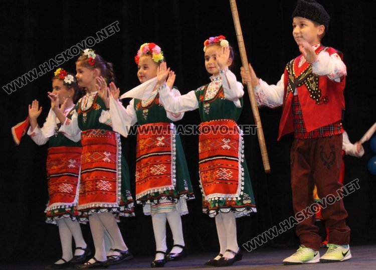 Близо 3 000 лв. за болните от муковисцидоза набраха танцьори в Димитровград