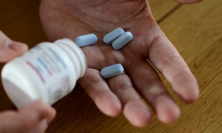 Ще договаряме евтини лекарства с Румъния