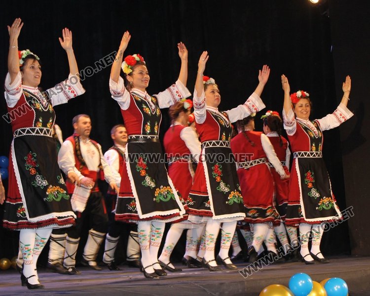 Участваха над 20 танцови клуба от общините Хасково и Димитровград