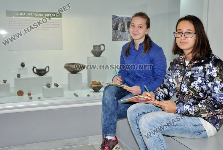 Художници от школа „Арт тайм” с пленер в Музея