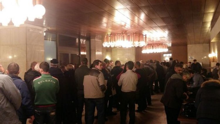 МВнР: Няма опашки пред секциите в чужбина