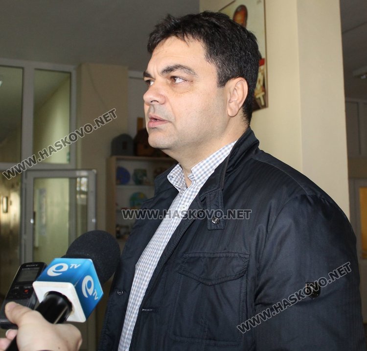 Иво Димов коментира пред медиите ситуацията със заменените членове на СИК в Димитровград