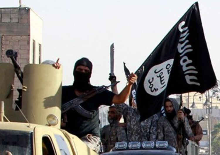 Екстремисти се преструват на бежанци, за да достигнат Европа  