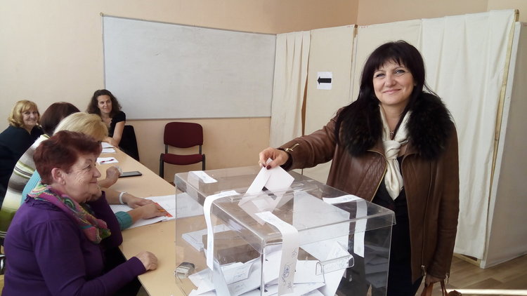 Цвета Караянчева : Гласувах за по-подготвения кандидат 