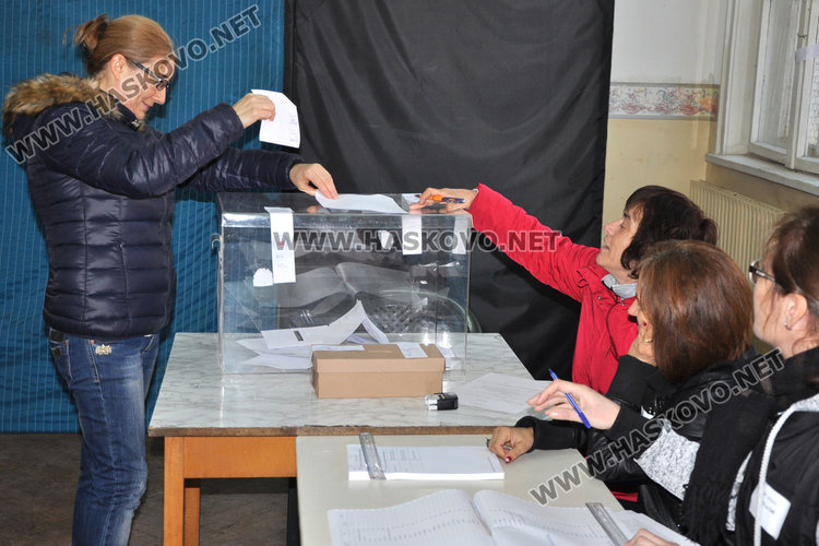 Най-активни в Любимец на втория тур на изборите за президент