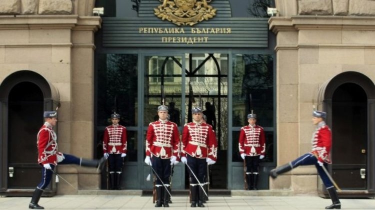 Какво работи държавният глава? Правомощията му