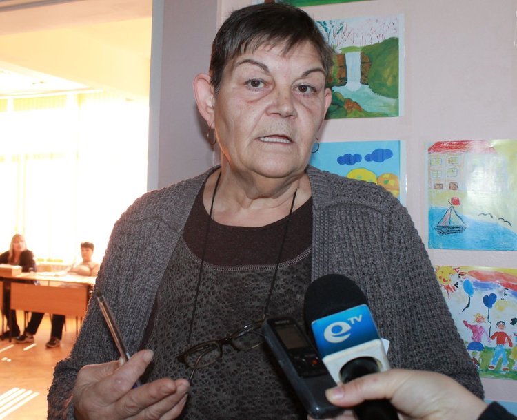 Росица Чолакова очакваше обаждане от зам.председателят на ЦИК, за да знае как да процедира