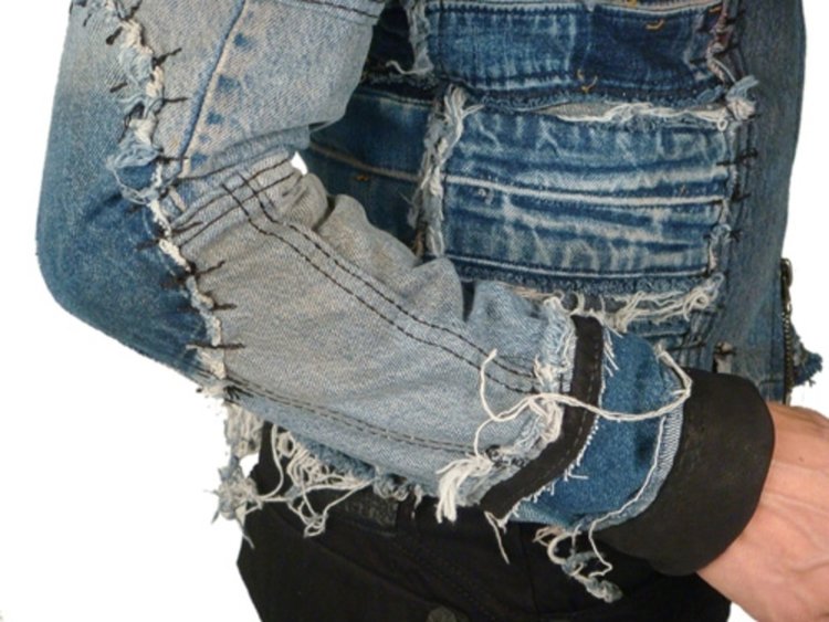 Тенденциите в денима: Тесните дънки отиват в пенсия