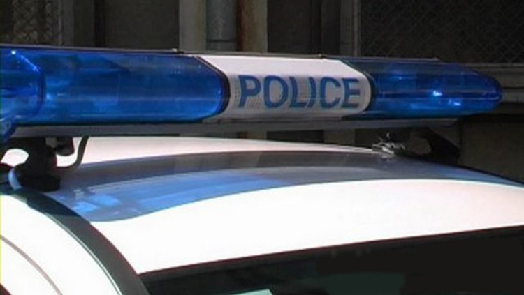 Неизвестен нашари със спрей служебните коли на шивашка фирма