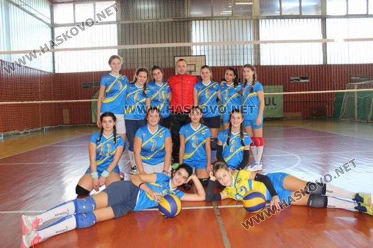 Успех за момичетата на ВК "Раковски" в турнир в Бургас