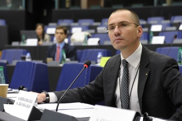 Джамбазки организира дискусия за нелегалните мигранти 