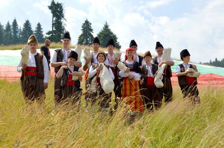 Гайдарският състав на Момчиловци отбелязва 15 години от създаването си с юбилеен концерт