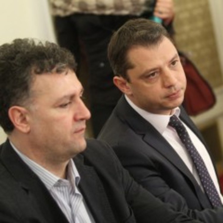 Депутат: И с нов кабинет ще платим за реакторите