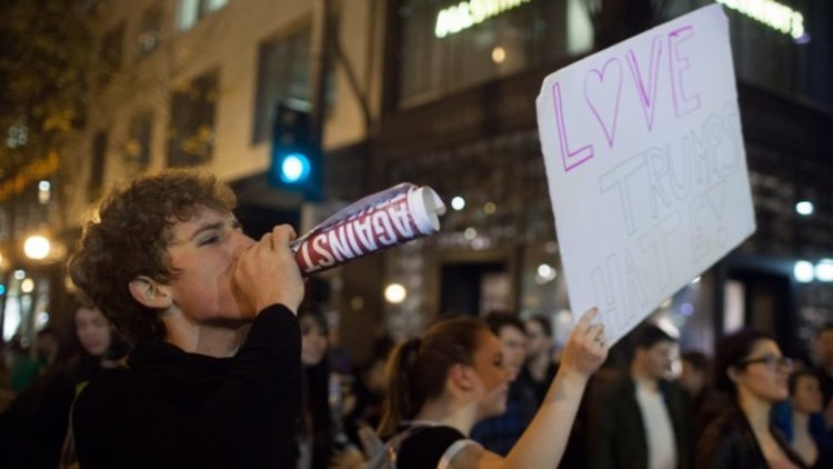 Хиляди американски студенти протестираха срещу Доналд Тръмп