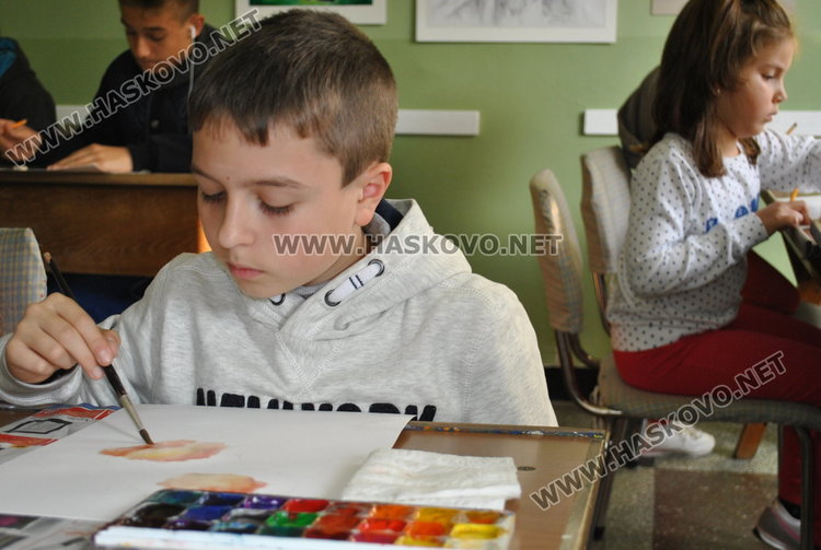 Възпитаници на “Колорит” пак със стипендии от "Комунитас"