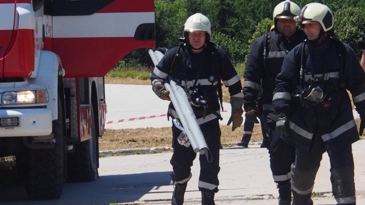 Евакуираха дом за стари хора заради пожар