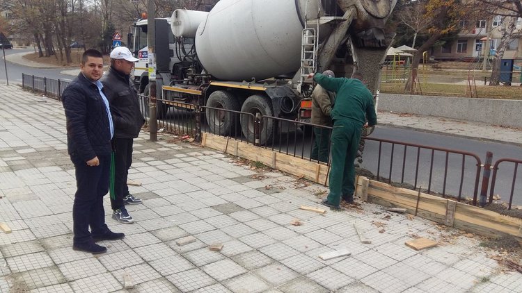 Общината изгради бетонен парапет срещу наводнения във „Възрожденци”