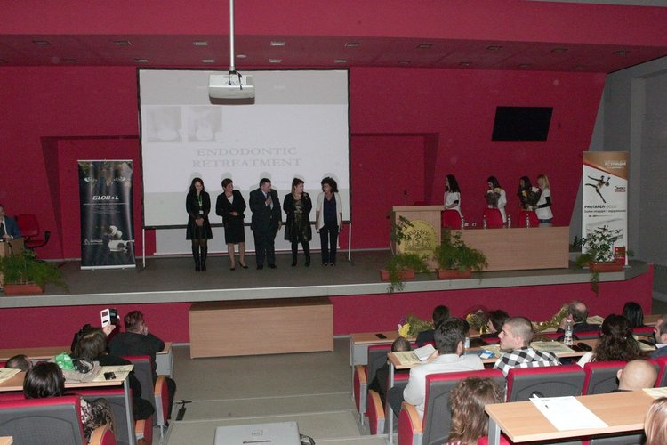 Студентите по дентална медицина в МУ в Пловдив ще се обучават в супермодерен център  