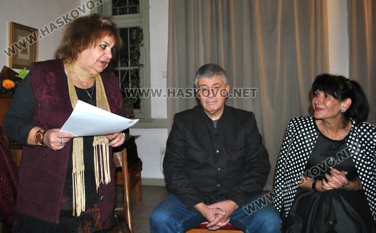 Стихиите Ива Николова и Владо Пенев се срещат в „12 квадрата“