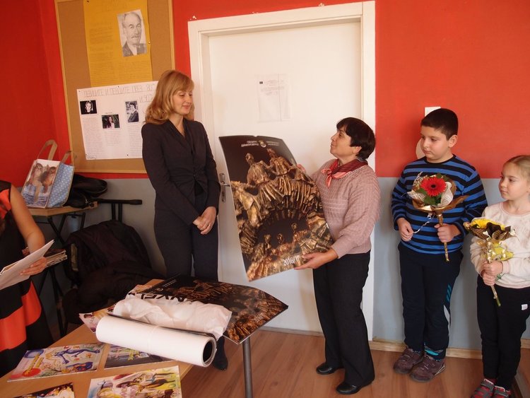 Детският писател Петя Дичева гостува на славейковци