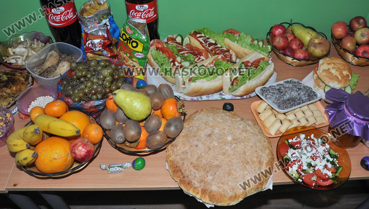 Деца от 5 континента изнесоха урок по география в училище