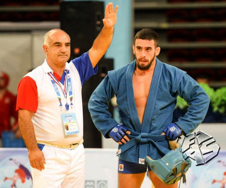 Валентин Бенишев (вдясно)