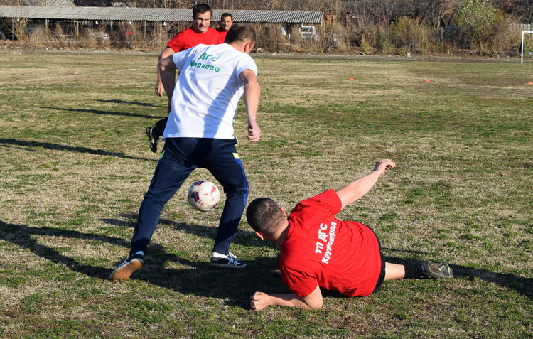  Горските от областта показаха , че могат да гонят не само бракониери ,но и футболната топка