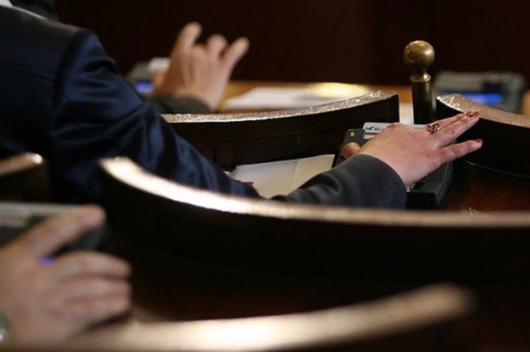 Гласуваха бюджета на НЗОК след бурни дебати