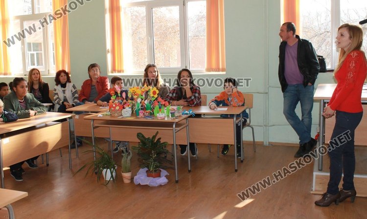 Млади предприемачи демонстрираха умения в сладкарството и цветарството