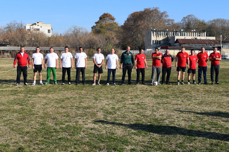  Горските от областта показаха , че могат да гонят не само бракониери ,но и футболната топка