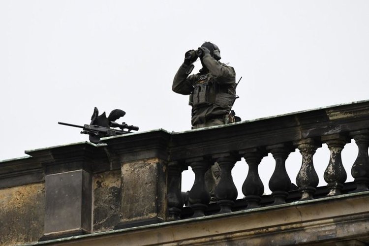 Турски войници в база на НАТО поискаха убежище в Германия