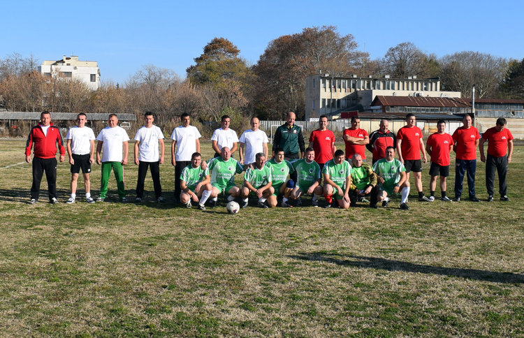  Горските от областта показаха , че могат да гонят не само бракониери ,но и футболната топка