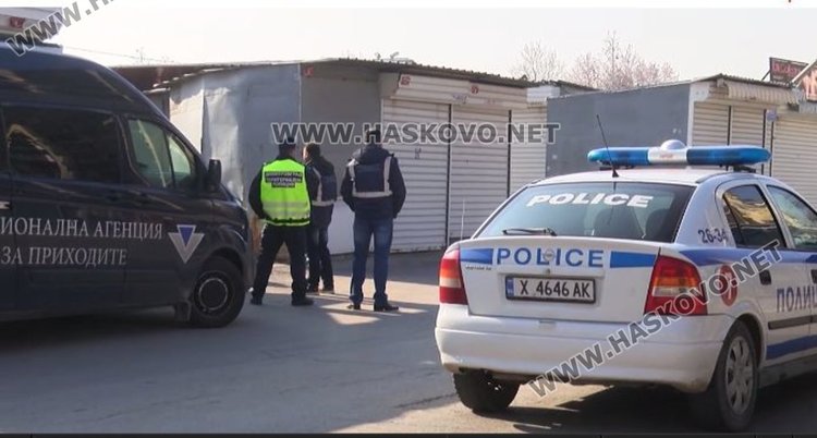 Проверките продължиха през целия петъчен ден