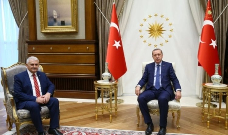  Турция маха поста премиер