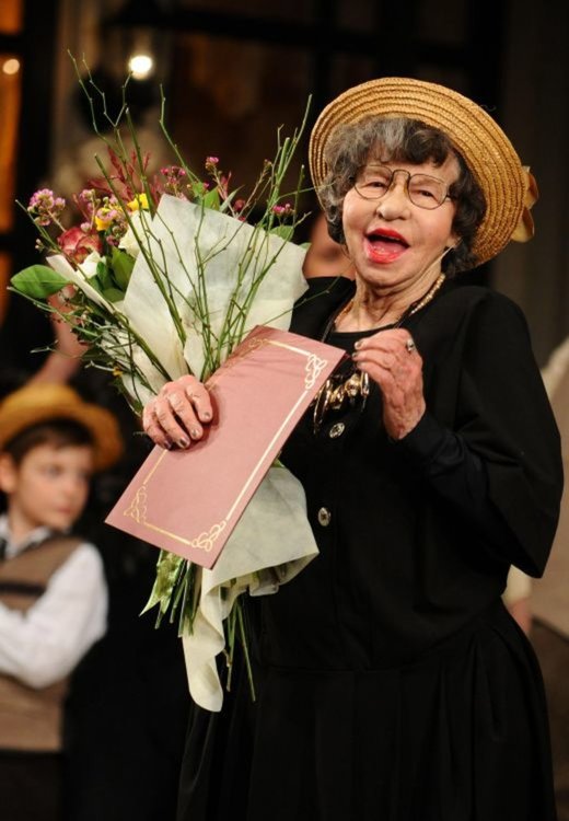 Издигнаха кандидатурата на Стоянка Мутафова за ”Гинес”