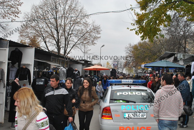Службите тарашат Димитровградския пазар за нередности по каргото от Турция и Китай