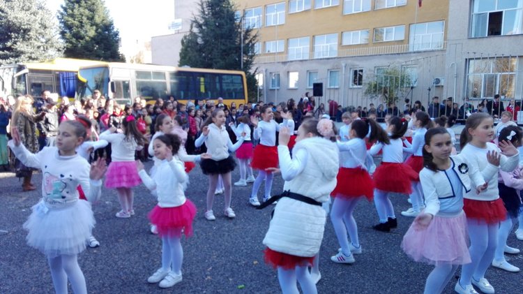 Двудневен патронен празник за славейковци