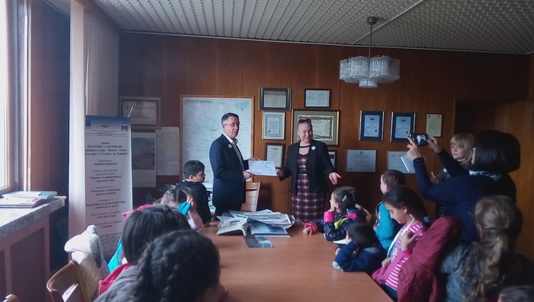 Кметът на Кърджали Хасан Азис награди кирилометодиевци