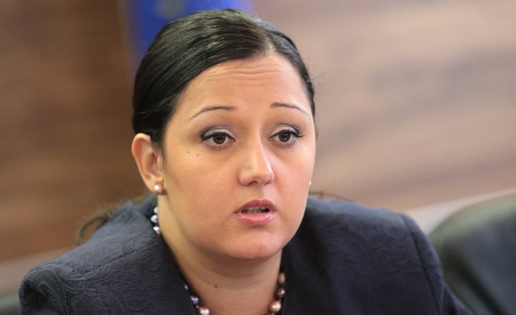 Лиляна Павлова: Не трябва да управляваме напук