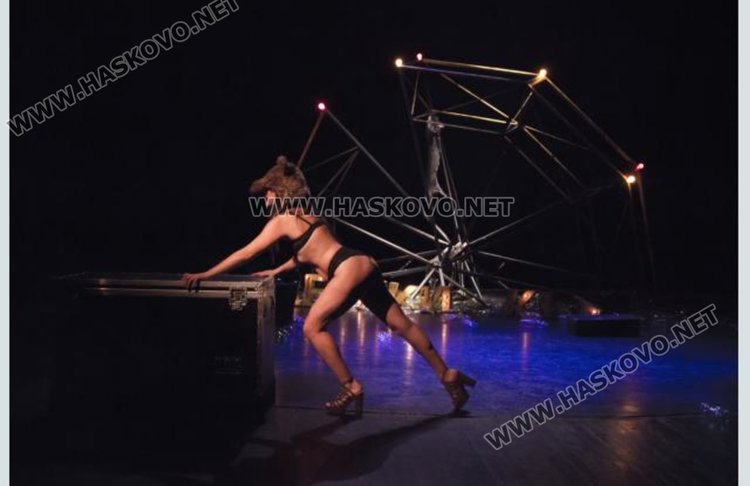  “Оркестър Титаник“ с изненада в Нощта на театрите на хасковска сцена