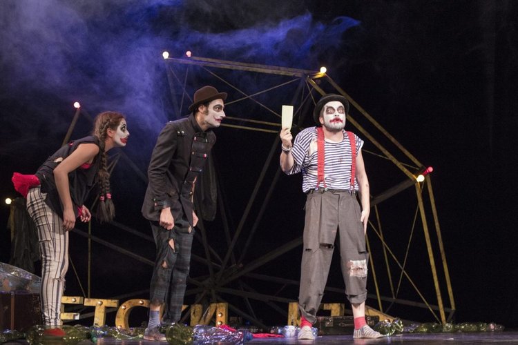  “Оркестър Титаник“ с изненада в Нощта на театрите на хасковска сцена