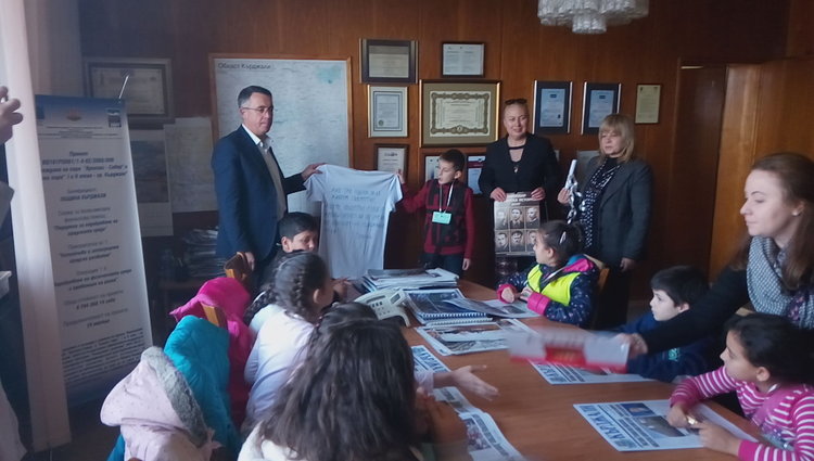 Кметът на Кърджали Хасан Азис награди кирилометодиевци