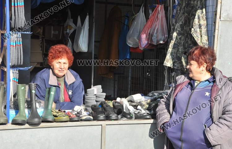 Неделен пазар почти затворен и в събота, акцията там продължава