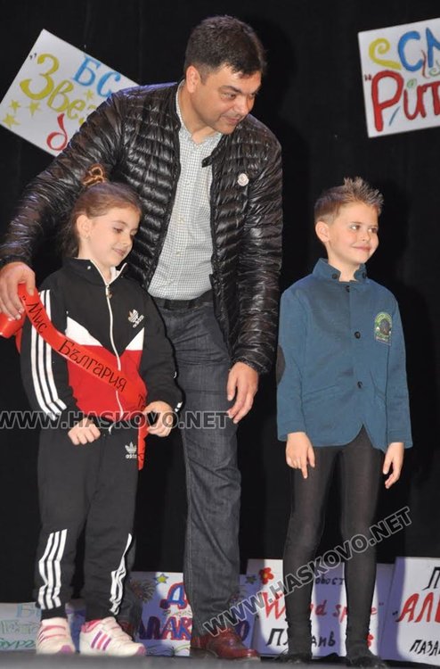 Мини Мис и Мистър България танцува