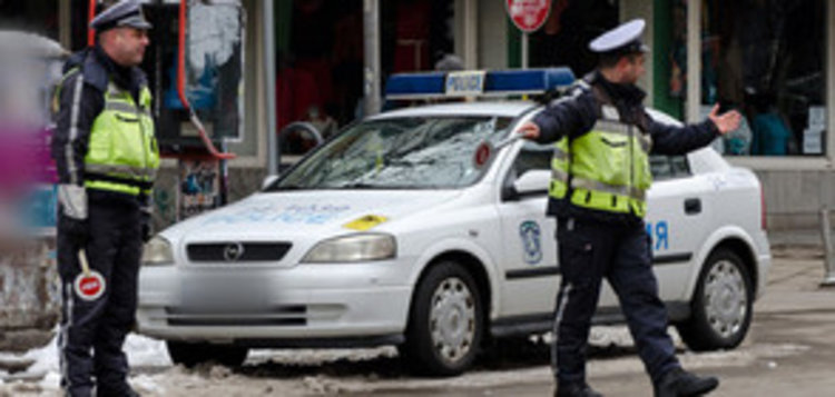 Изчезнал мъж е намерен в колата си в река Струма