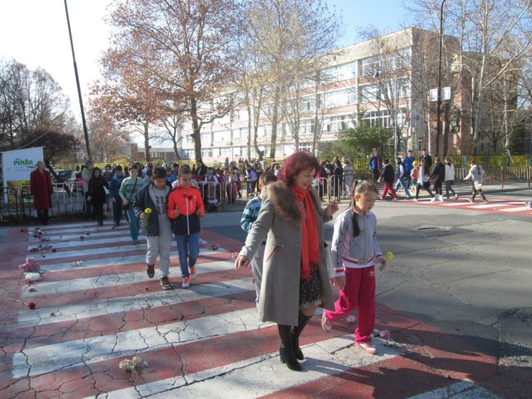 Кирилометодиевци отбелязаха Световния ден за възпоменание на жертвите от ПТП