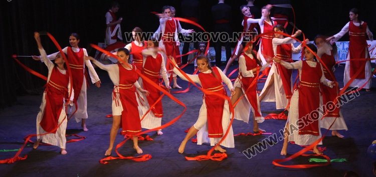 Балет "Тангра" с купата на кмета на Димитровград от "България танцува"